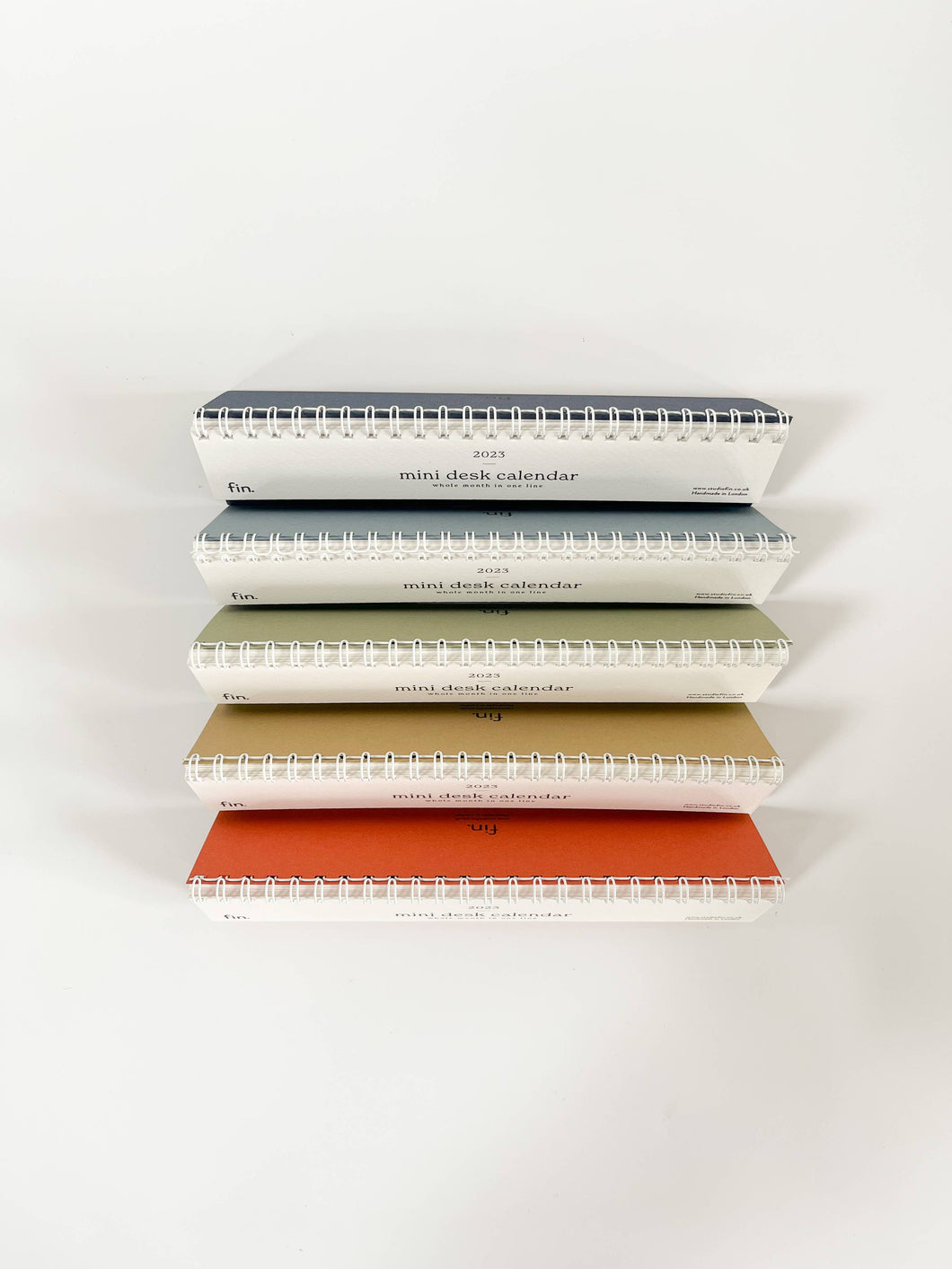 2025 Mini Desk Calendar / minimal, modern & pastel tones: Paprika