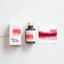 Load image into Gallery viewer, Tom&#39;s Studio - Fountain Pen Ink - Cassis red 05
