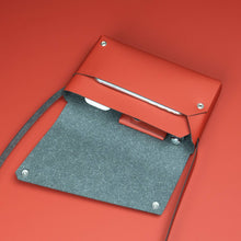 Load image into Gallery viewer, Lemur red recycled leather S BAG
